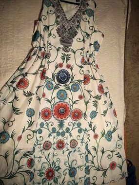 The Pyramid Collection Floral Maxi Dress Cream & Multicolor Size XL. New W/O Tag